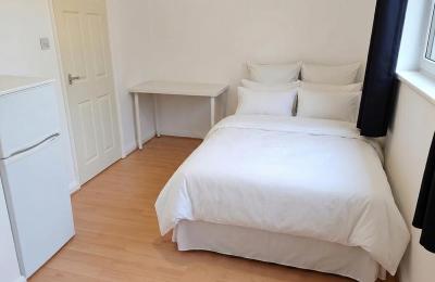 Double Room Kennington | Bills Included