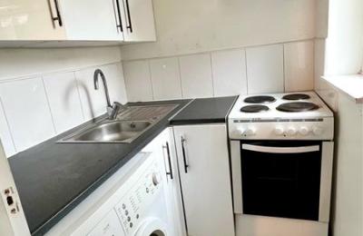 Self-Contained Studio NW10 – Ready to Move In