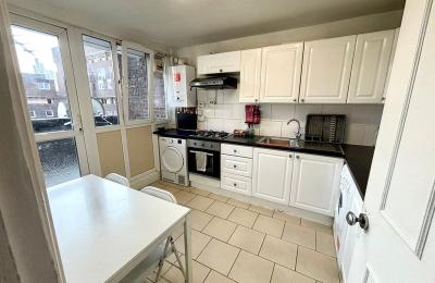 Double Room Kennington | Bills Included