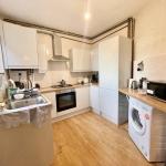 Large room in Golders Green – Bills Inc/Big Garden