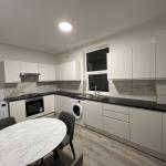 Bright & Spacious Rooms Available – NW11