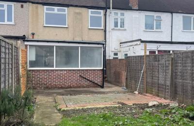 Spacious 3-bedroom house to rent in Croydon – CR0 3DU