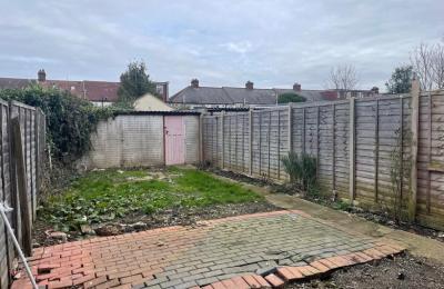 Spacious 3-bedroom house to rent in Croydon – CR0 3DU
