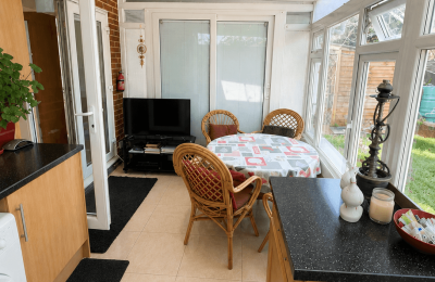 Modern Bedroom with Garden – Southgate N14