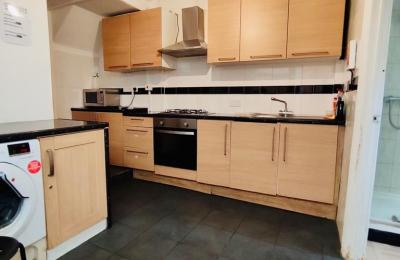 Beautiful attic room to rent – Near Bruce Grove & Seven Sisters N17