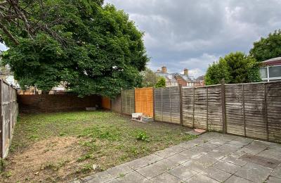 LARGE rooms in a fully refurbished house in Stoke Newington N16 – ALL BILLS INCLUDED!