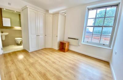 Two Bedroom Flat on Stoke Newington Church Street N16