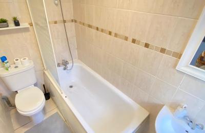 Amazing room to let very close to Seven Sisters Underground Station N15