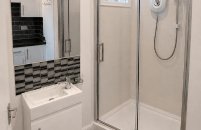 Spacious Self-Contained Studio Flat – 3 Minutes from Seven Sisters Station – £1,350 PCM