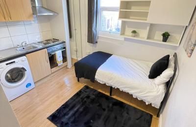 Beautiful Self-Contained Studio in Seven Sisters – Available NOW!
